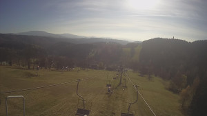 Snow park Paprsek - Lanovka - pohled dolů - 5.11.2024 v 12:35 Snow park Paprsek - Lanovka - pohled dolů - 5.11.2024 v 12:35