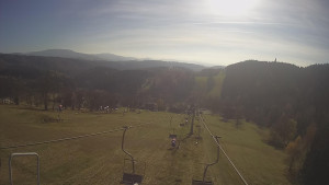 Snow park Paprsek - Lanovka - pohled dolů - 5.11.2024 v 12:40 Snow park Paprsek - Lanovka - pohled dolů - 5.11.2024 v 12:40