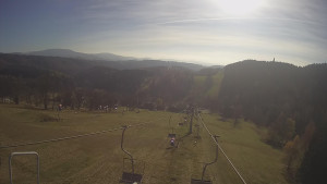 Snow park Paprsek - Lanovka - pohled dolů - 5.11.2024 v 12:50 Snow park Paprsek - Lanovka - pohled dolů - 5.11.2024 v 12:50