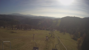 Snow park Paprsek - Lanovka - pohled dolů - 5.11.2024 v 12:55 Snow park Paprsek - Lanovka - pohled dolů - 5.11.2024 v 12:55