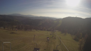 Snow park Paprsek - Lanovka - pohled dolů - 5.11.2024 v 13:20 Snow park Paprsek - Lanovka - pohled dolů - 5.11.2024 v 13:20