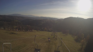 Snow park Paprsek - Lanovka - pohled dolů - 5.11.2024 v 14:05 Snow park Paprsek - Lanovka - pohled dolů - 5.11.2024 v 14:05