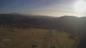 Snow park Paprsek - Lanovka - pohled dolů - 5.11.2024 v 14:20 Snow park Paprsek - Lanovka - pohled dolů - 5.11.2024 v 14:20