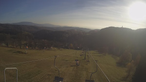 Snow park Paprsek - Lanovka - pohled dolů - 5.11.2024 v 14:25 Snow park Paprsek - Lanovka - pohled dolů - 5.11.2024 v 14:25