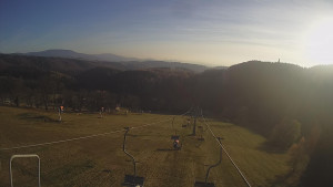 Snow park Paprsek - Lanovka - pohled dolů - 5.11.2024 v 14:55 Snow park Paprsek - Lanovka - pohled dolů - 5.11.2024 v 14:55