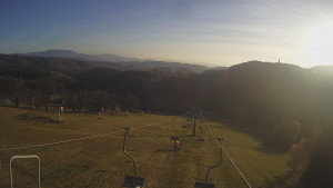 Snow park Paprsek - Lanovka - pohled dolů - 5.11.2024 v 15:00 Snow park Paprsek - Lanovka - pohled dolů - 5.11.2024 v 15:00