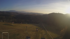 Snow park Paprsek - Lanovka - pohled dolů - 5.11.2024 v 15:15 Snow park Paprsek - Lanovka - pohled dolů - 5.11.2024 v 15:15