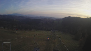 Snow park Paprsek - Lanovka - pohled dolů - 5.11.2024 v 16:05 Snow park Paprsek - Lanovka - pohled dolů - 5.11.2024 v 16:05