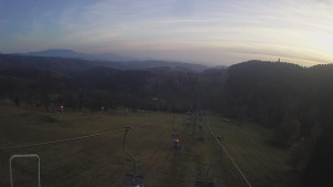 Snow park Paprsek - Lanovka - pohled dolů - 5.11.2024 v 16:10 Snow park Paprsek - Lanovka - pohled dolů - 5.11.2024 v 16:10