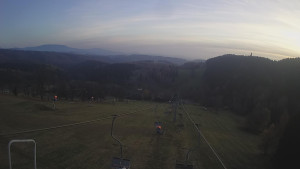 Snow park Paprsek - Lanovka - pohled dolů - 5.11.2024 v 16:15 Snow park Paprsek - Lanovka - pohled dolů - 5.11.2024 v 16:15