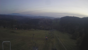 Snow park Paprsek - Lanovka - pohled dolů - 5.11.2024 v 16:25 Snow park Paprsek - Lanovka - pohled dolů - 5.11.2024 v 16:25