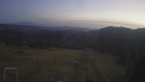 Snow park Paprsek - Lanovka - pohled dolů - 5.11.2024 v 16:35 Snow park Paprsek - Lanovka - pohled dolů - 5.11.2024 v 16:35