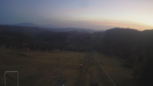 Snow park Paprsek - Lanovka - pohled dolů - 5.11.2024 v 16:40 Snow park Paprsek - Lanovka - pohled dolů - 5.11.2024 v 16:40