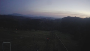 Snow park Paprsek - Lanovka - pohled dolů - 5.11.2024 v 16:50 Snow park Paprsek - Lanovka - pohled dolů - 5.11.2024 v 16:50