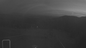 Snow park Paprsek - Lanovka - pohled dolů - 5.11.2024 v 17:10 Snow park Paprsek - Lanovka - pohled dolů - 5.11.2024 v 17:10