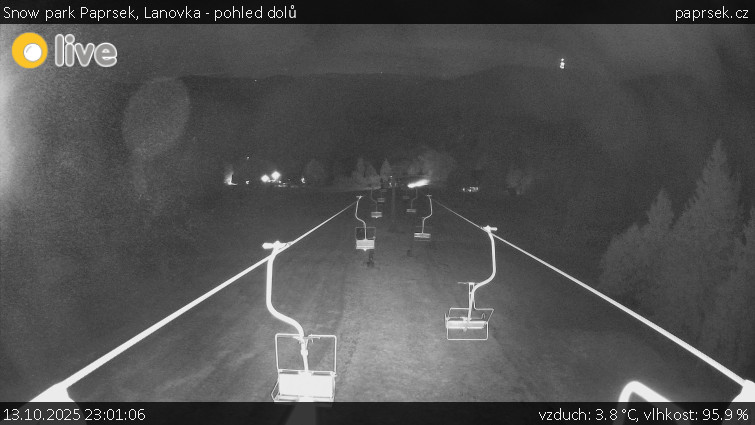 Snow park Paprsek - Lanovka - pohled dolů - 13.10.2025 v 23:01 Snow park Paprsek - Lanovka - pohled dolů - 13.10.2025 v 23:01