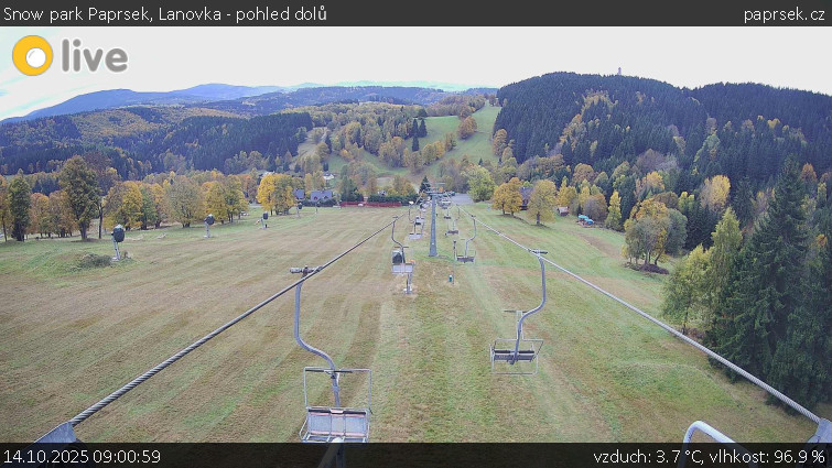 Snow park Paprsek - Lanovka - pohled dolů - 14.10.2025 v 09:00 Snow park Paprsek - Lanovka - pohled dolů - 14.10.2025 v 09:00