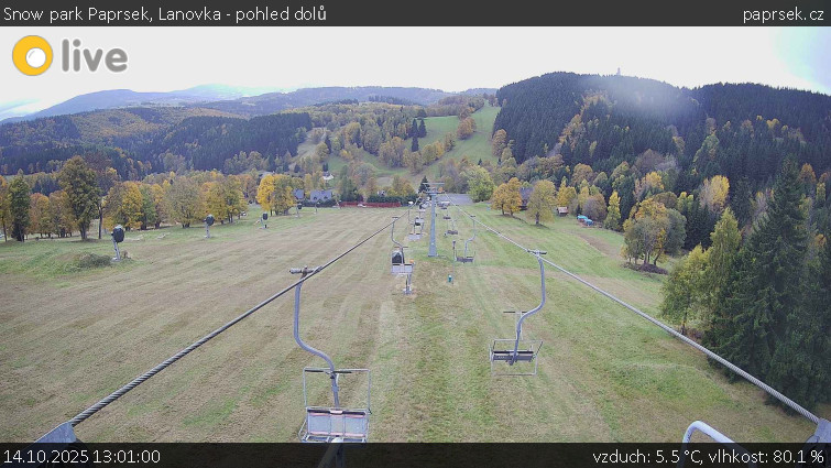 Snow park Paprsek - Lanovka - pohled dolů - 14.10.2025 v 13:01 Snow park Paprsek - Lanovka - pohled dolů - 14.10.2025 v 13:01