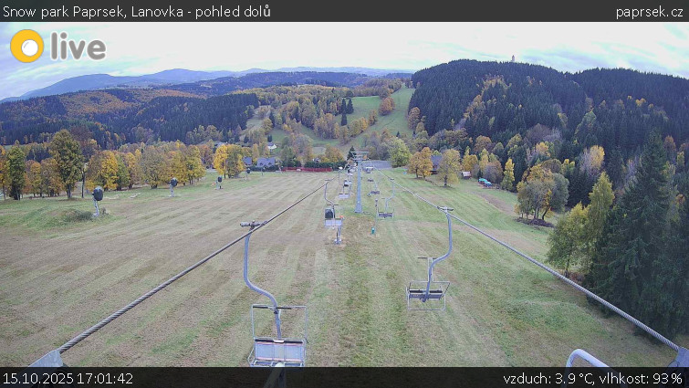 Snow park Paprsek - Lanovka - pohled dolů - 15.10.2025 v 17:01 Snow park Paprsek - Lanovka - pohled dolů - 15.10.2025 v 17:01