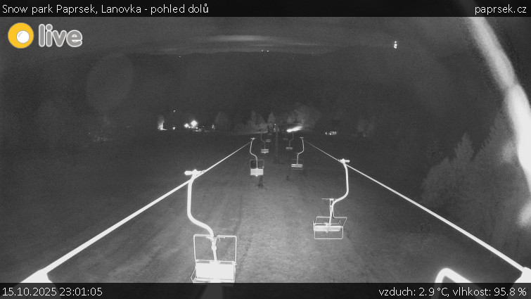 Snow park Paprsek - Lanovka - pohled dolů - 15.10.2025 v 23:01 Snow park Paprsek - Lanovka - pohled dolů - 15.10.2025 v 23:01