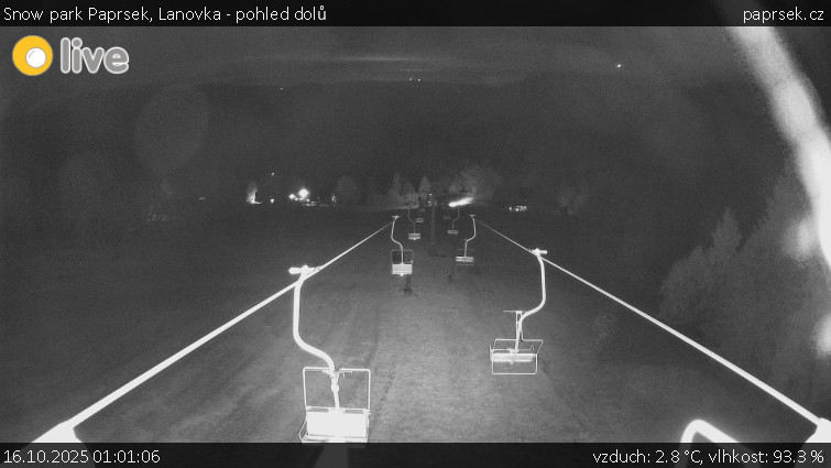 Snow park Paprsek - Lanovka - pohled dolů - 16.10.2025 v 01:01 Snow park Paprsek - Lanovka - pohled dolů - 16.10.2025 v 01:01