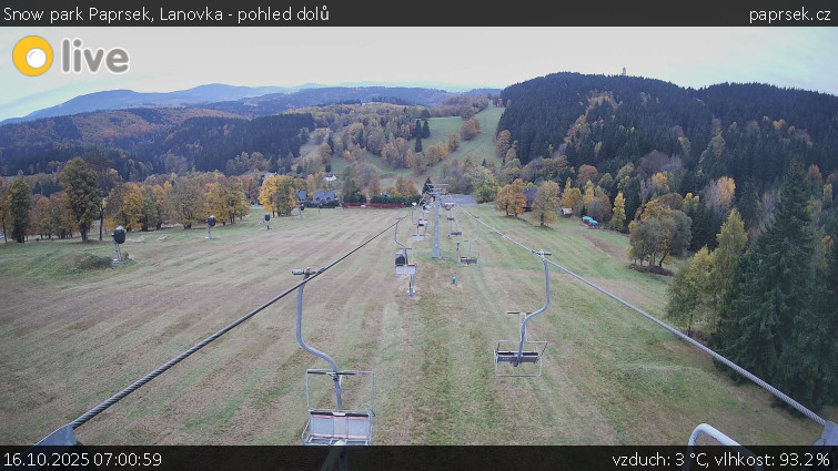 Snow park Paprsek - Lanovka - pohled dolů - 16.10.2025 v 07:00 Snow park Paprsek - Lanovka - pohled dolů - 16.10.2025 v 07:00