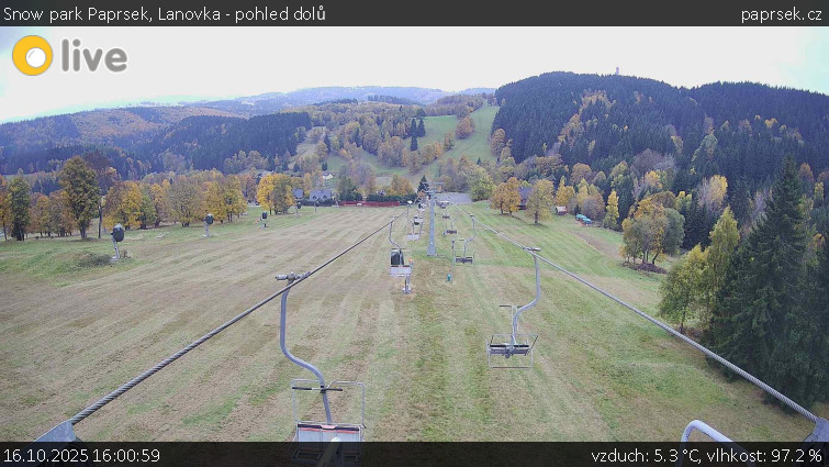 Snow park Paprsek - Lanovka - pohled dolů - 16.10.2025 v 16:00 Snow park Paprsek - Lanovka - pohled dolů - 16.10.2025 v 16:00