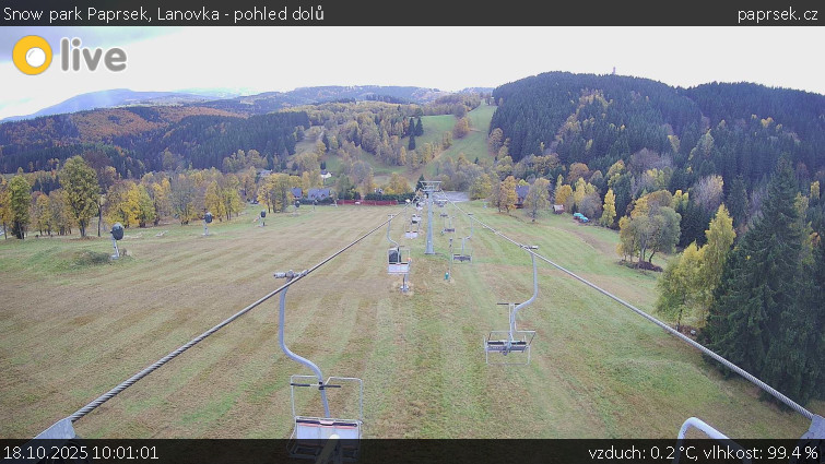 Snow park Paprsek - Lanovka - pohled dolů - 18.10.2025 v 10:01 Snow park Paprsek - Lanovka - pohled dolů - 18.10.2025 v 10:01