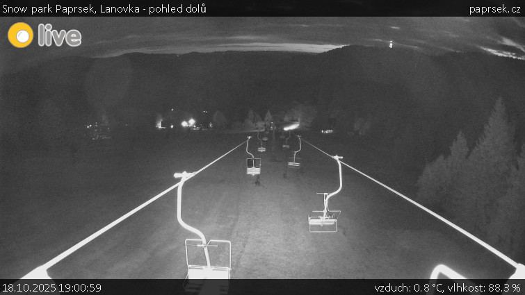 Snow park Paprsek - Lanovka - pohled dolů - 18.10.2025 v 19:00 Snow park Paprsek - Lanovka - pohled dolů - 18.10.2025 v 19:00
