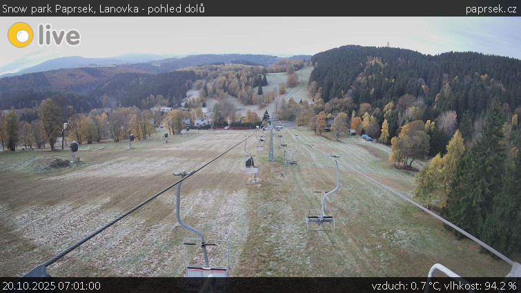 Snow park Paprsek - Lanovka - pohled dolů - 20.10.2025 v 07:01 Snow park Paprsek - Lanovka - pohled dolů - 20.10.2025 v 07:01