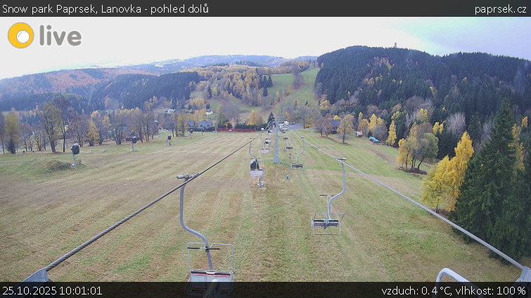 Snow park Paprsek - Lanovka - pohled dolů - 25.10.2025 v 10:01 Snow park Paprsek - Lanovka - pohled dolů - 25.10.2025 v 10:01