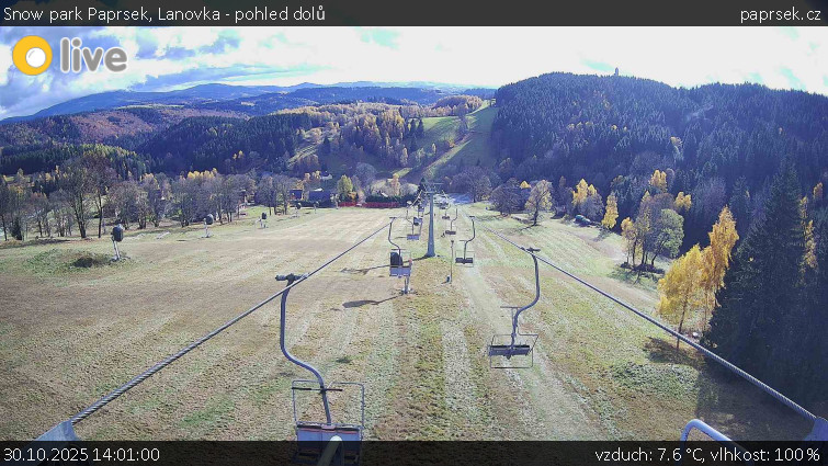 Snow park Paprsek - Lanovka - pohled dolů - 30.10.2025 v 14:01 Snow park Paprsek - Lanovka - pohled dolů - 30.10.2025 v 14:01