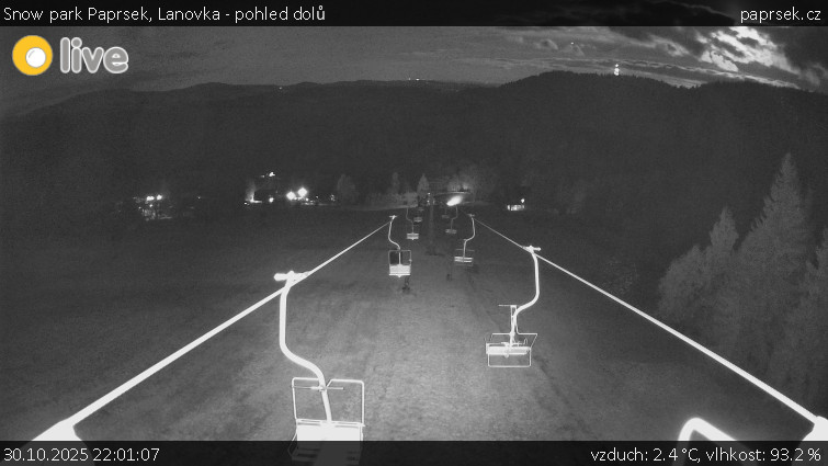 Snow park Paprsek - Lanovka - pohled dolů - 30.10.2025 v 22:01 Snow park Paprsek - Lanovka - pohled dolů - 30.10.2025 v 22:01