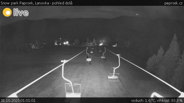 Snow park Paprsek - Lanovka - pohled dolů - 31.10.2025 v 01:01 Snow park Paprsek - Lanovka - pohled dolů - 31.10.2025 v 01:01