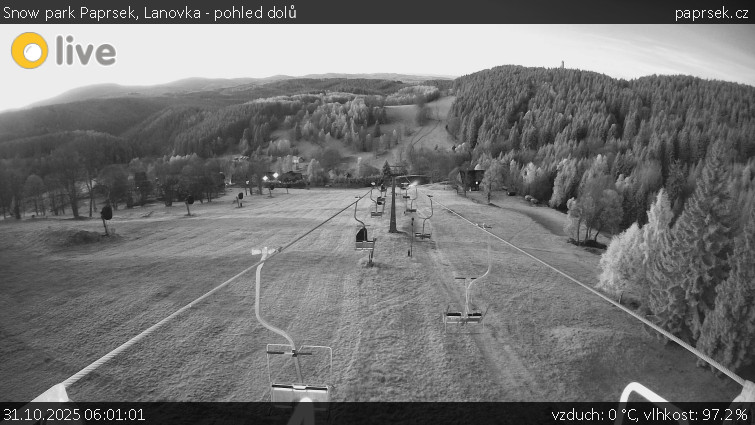 Snow park Paprsek - Lanovka - pohled dolů - 31.10.2025 v 06:01 Snow park Paprsek - Lanovka - pohled dolů - 31.10.2025 v 06:01