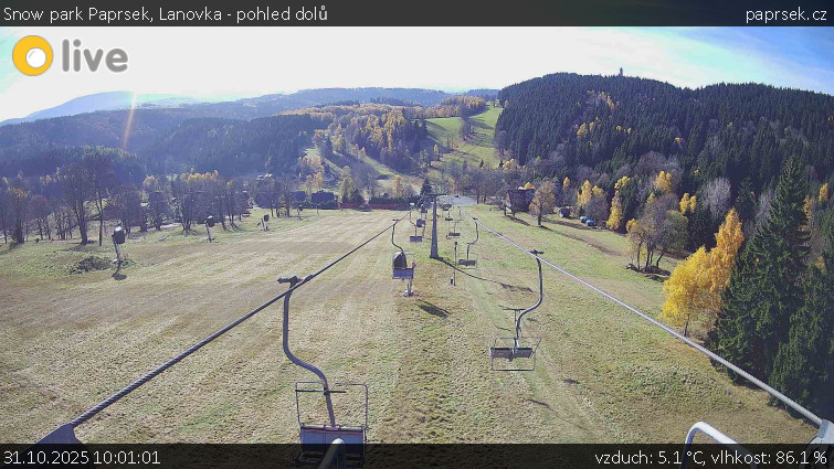 Snow park Paprsek - Lanovka - pohled dolů - 31.10.2025 v 10:01 Snow park Paprsek - Lanovka - pohled dolů - 31.10.2025 v 10:01