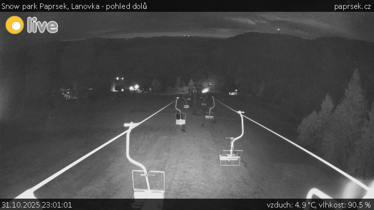 Snow park Paprsek - Lanovka - pohled dolů - 31.10.2025 v 23:01 Snow park Paprsek - Lanovka - pohled dolů - 31.10.2025 v 23:01