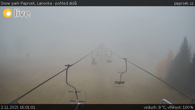 Snow park Paprsek - Lanovka - pohled dolů - 2.11.2025 v 16:01 Snow park Paprsek - Lanovka - pohled dolů - 2.11.2025 v 16:01