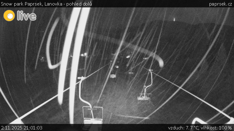Snow park Paprsek - Lanovka - pohled dolů - 2.11.2025 v 21:01 Snow park Paprsek - Lanovka - pohled dolů - 2.11.2025 v 21:01