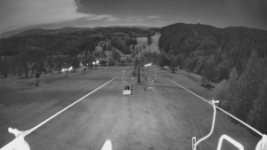 Snow park Paprsek - Lanovka - pohled dolů - 6.11.2025 v 00:01 Snow park Paprsek - Lanovka - pohled dolů - 6.11.2025 v 00:01