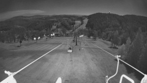 Snow park Paprsek - Lanovka - pohled dolů - 6.11.2025 v 02:01 Snow park Paprsek - Lanovka - pohled dolů - 6.11.2025 v 02:01