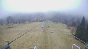 Snow park Paprsek - Lanovka - pohled dolů - 15.11.2025 v 13:01 Snow park Paprsek - Lanovka - pohled dolů - 15.11.2025 v 13:01