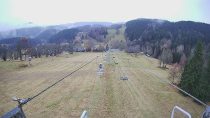 Snow park Paprsek - Lanovka - pohled dolů - 15.11.2025 v 15:01 Snow park Paprsek - Lanovka - pohled dolů - 15.11.2025 v 15:01