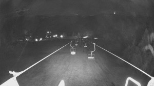 Snow park Paprsek - Lanovka - pohled dolů - 15.11.2025 v 21:01 Snow park Paprsek - Lanovka - pohled dolů - 15.11.2025 v 21:01