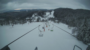 Snow park Paprsek - Lanovka - pohled dolů - 27.11.2025 v 07:01 Snow park Paprsek - Lanovka - pohled dolů - 27.11.2025 v 07:01