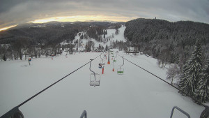 Snow park Paprsek - Lanovka - pohled dolů - 27.11.2025 v 08:01 Snow park Paprsek - Lanovka - pohled dolů - 27.11.2025 v 08:01