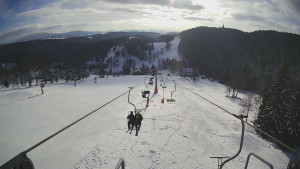 Snow park Paprsek - Lanovka - pohled dolů - 7.1.2026 v 13:00 Snow park Paprsek - Lanovka - pohled dolů - 7.1.2026 v 13:00