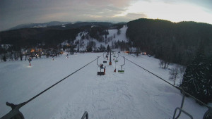 Snow park Paprsek - Lanovka - pohled dolů - 7.1.2026 v 17:00 Snow park Paprsek - Lanovka - pohled dolů - 7.1.2026 v 17:00