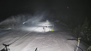 Snow park Paprsek - Lanovka - pohled dolů - 7.1.2026 v 19:00 Snow park Paprsek - Lanovka - pohled dolů - 7.1.2026 v 19:00