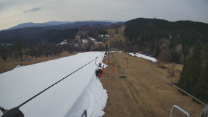 Snow park Paprsek - Lanovka - pohled dolů - 10.3.2026 v 09:00 Snow park Paprsek - Lanovka - pohled dolů - 10.3.2026 v 09:00